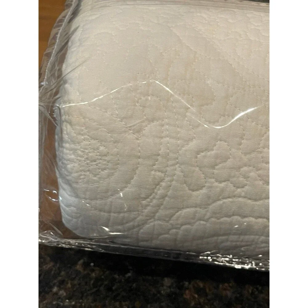New paisley quilted king size ivory bed skirt